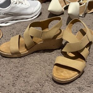 Chic Tan Ortholite Espadrille Wedge Sandals